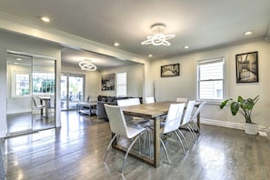 Main Level | Dining Area | Dishware Provided