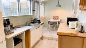 Kitchen/dining