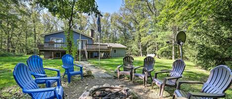 Newaygo Vacation Rental | 3BR | 2.5BA | 2,300 Sq Ft | Stairs Required
