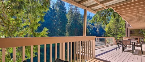 Kalama Vacation Rental | Studio | 1BA | 1,315 Sq Ft | Stairs Required for Access