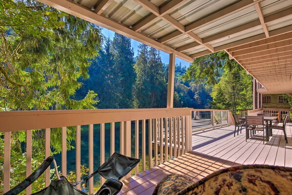 Kalama Vacation Rental | Studio | 1BA | 1,315 Sq Ft | Stairs Required for Access