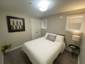 Master Bedroom with Queen bed