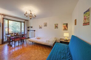 Living/dining room