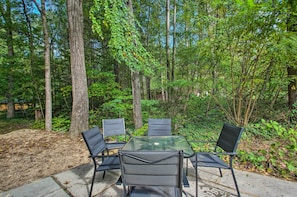 Patio | Outdoor Dining Area