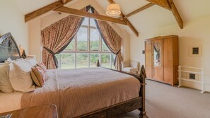 Bedroom Nine, Lodge Barn, Bolthole Retreats