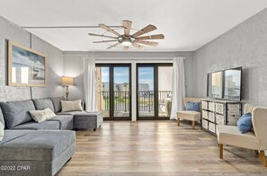 Spacious living room!