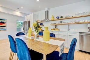The table is set for 6 people!
