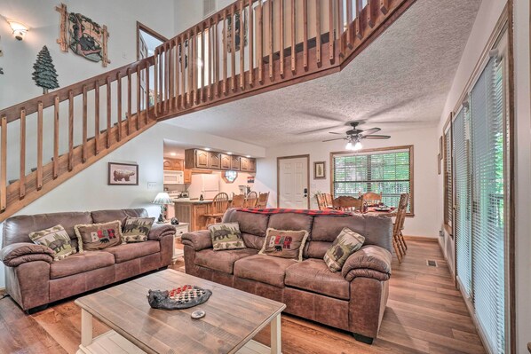 Pigeon Forge Vacation Rental | 2BR | 2BA | Stairs Required | 1,200 Sq Ft