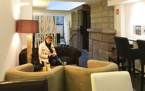 The welcoming lobby provides a lounge area for guests to relax.