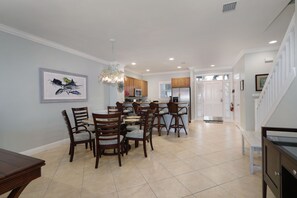 With a bar area and dining table, plenty of seating.