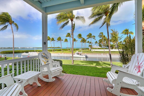 Beautiful Villa with lovely views of the Gulf, the community pool and your own assigned boat slip.