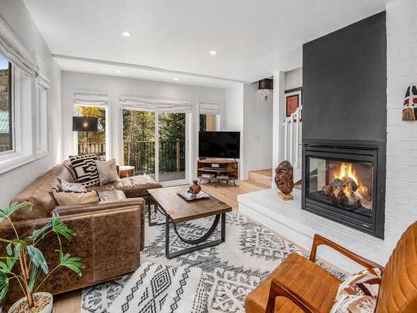 Living Area w/ Gas Fireplace