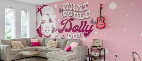  What Would Dolly Do?!