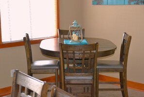 Kitchen eating area seats 4-6. 
