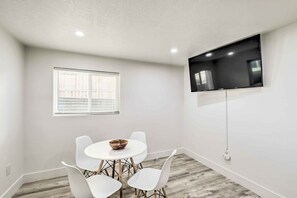 Dining Area | Smart TV | Board Games | Trash Bags/Paper Towels