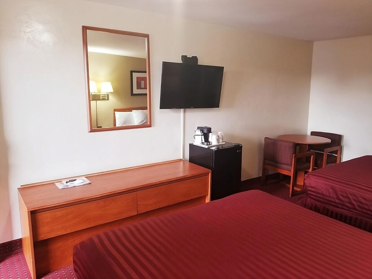 Elk Ridge Ski Lodging! Free Continental Breakfast and Free Parking!