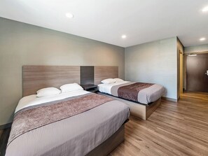 Unit with 2 Double Beds