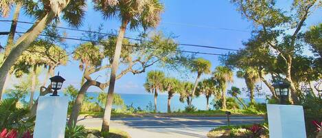 Welcome to Treasure Cove; Waterfront, on the Indian River!