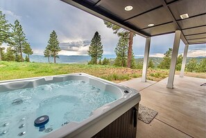 Hot tub - located downstairs, accessible by exiting through the lower level