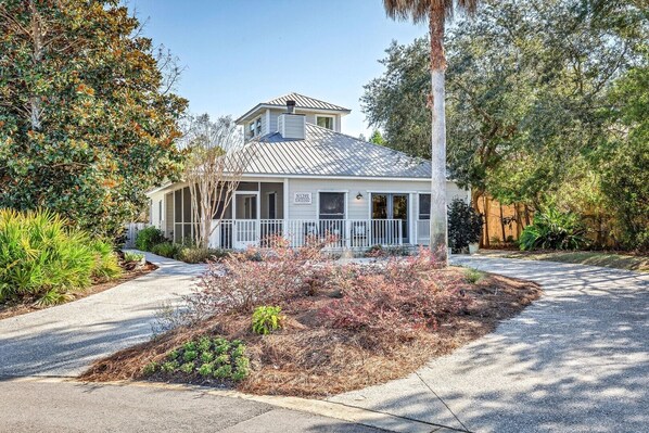 L'escapade - 4 bedroom 2 bath - Sleeps 8