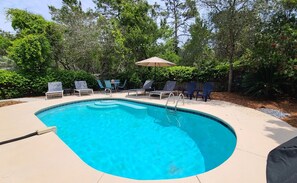 Pool Area Has 4 Loungers and Umbrella