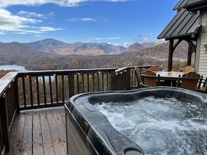 Brand New Hot Tub with amaze views