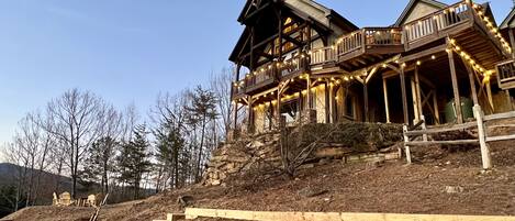 Mountaintop Lodge