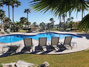 4 pools available - 1 heated