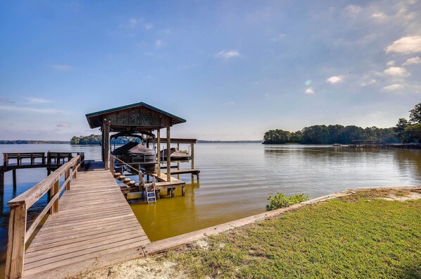 Trinity Vacation Rental | 3BR | 2BA | Stairs Required | 1,700 Sq Ft