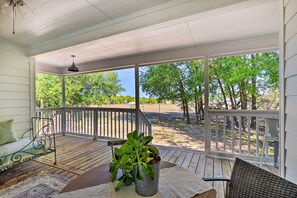 Deck | Outdoor Dining Area