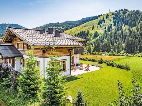 Sky, Plant, Property, Building, Cloud, Natural Landscape, Mountain, Tree, House, Land Lot