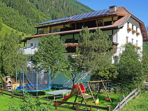 Plant, Property, Building, Green, Sky, Nature, Window, Mountain, Tree, House