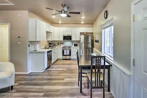 Kitchen | Pet Friendly w/ Fee | Keyless Entry | Sitgreaves National Forest