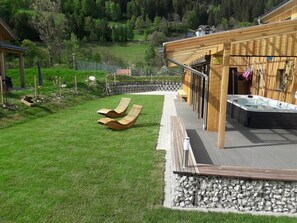 Bain à remous extérieur