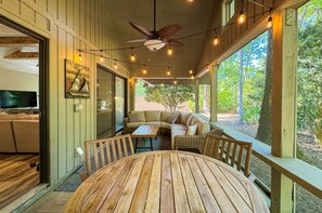 Screened-In Porch