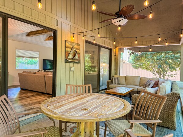 Screened-In Porch