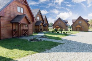 Stugans exteriör [sommar]