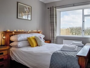 Double bedroom | Maryland Cottage, Aberargie, near Perth
