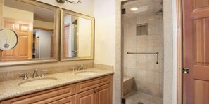 Master bath, double sinks, steam room/shower.