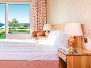 Golfdirekt Einzelzimmer mit Du oder Bad, WC, Frühstück und Abendessen