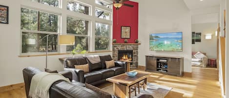 Living Room:  Wolverine Truckee Getaway