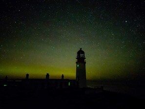 Tiumpanhead Lighthouse meeting with Aurura Boealis