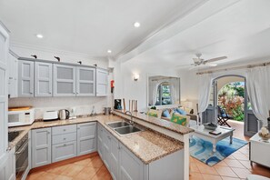 Open Plan Kitchen / Living Room