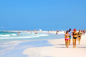 Siesta Key beach just 500ft, Siesta Key Village 8BR