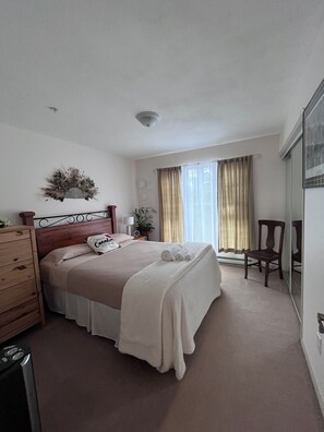 Spare room with Queen size bed