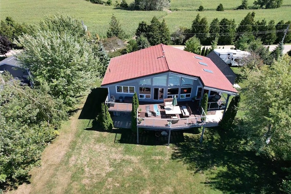 Lake Huron Waterfront Cottage 