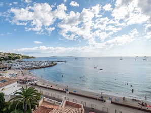 Nuage, Ciel, L'Eau, Bleu Azur, Bâtiment, Cotiers Et Relief Océaniques, Plage, Paysage, Horizon, Bateau