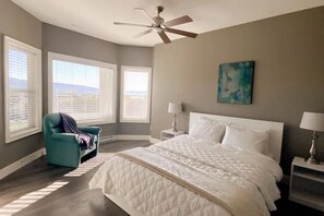 Cozy and clean bedroom. 