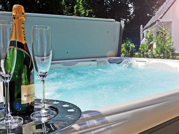 Bain à remous extérieur