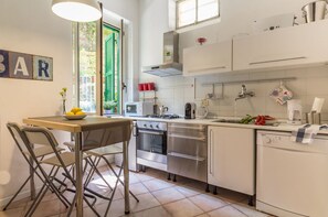 Fully equipped kitchen